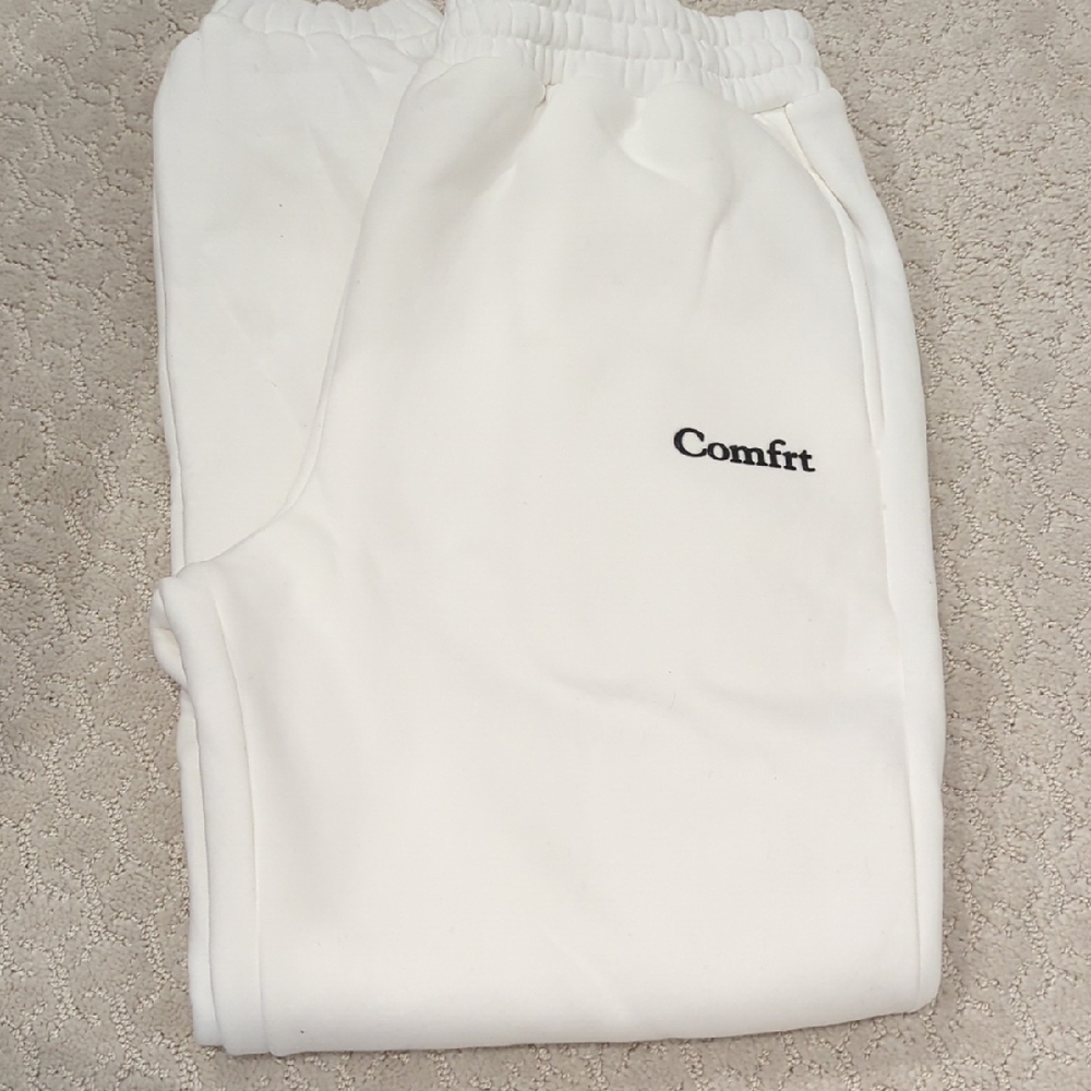 Comfrt White Sweatpants